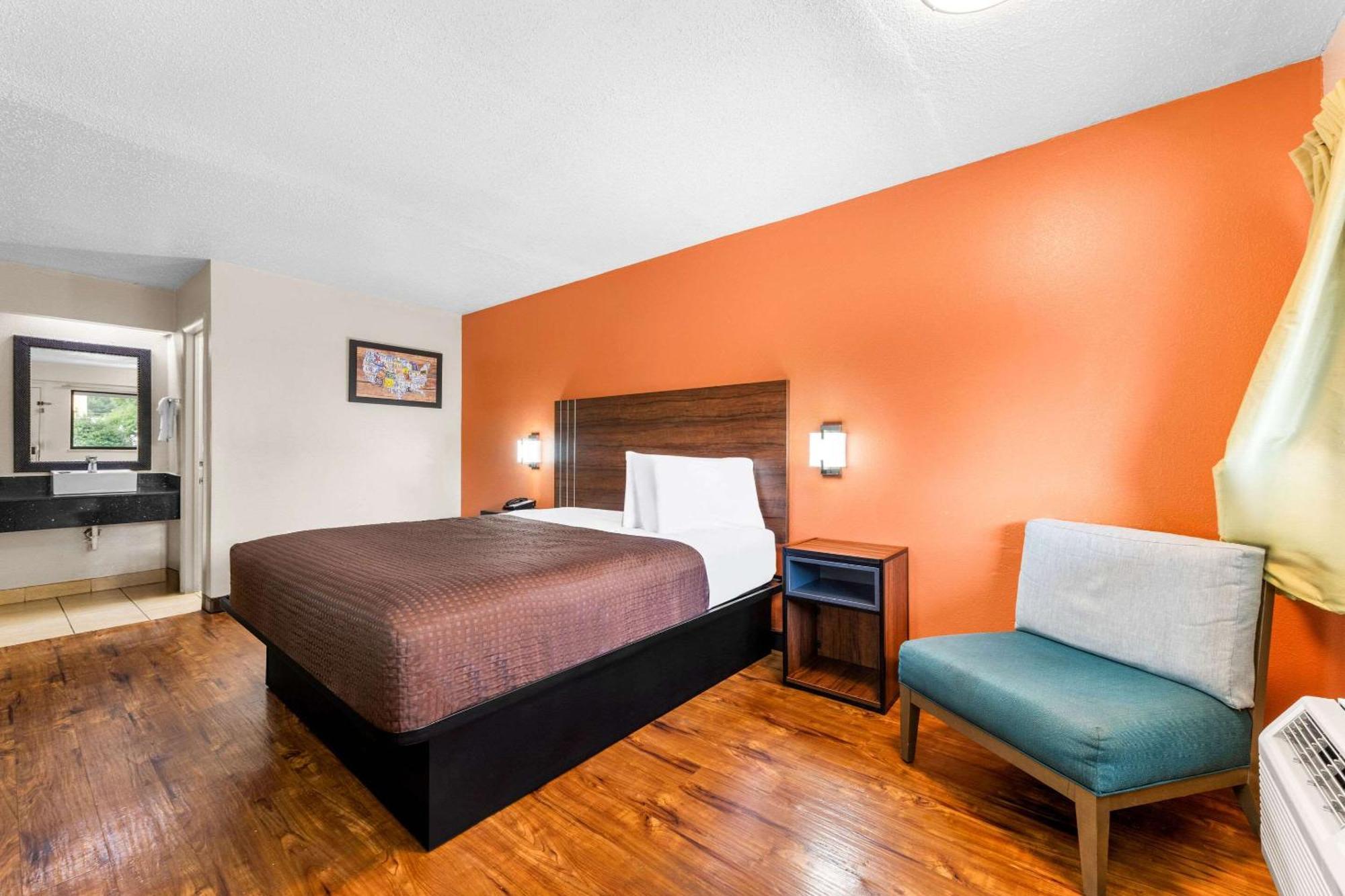 Econo Lodge Charlotte Airport Экстерьер фото
