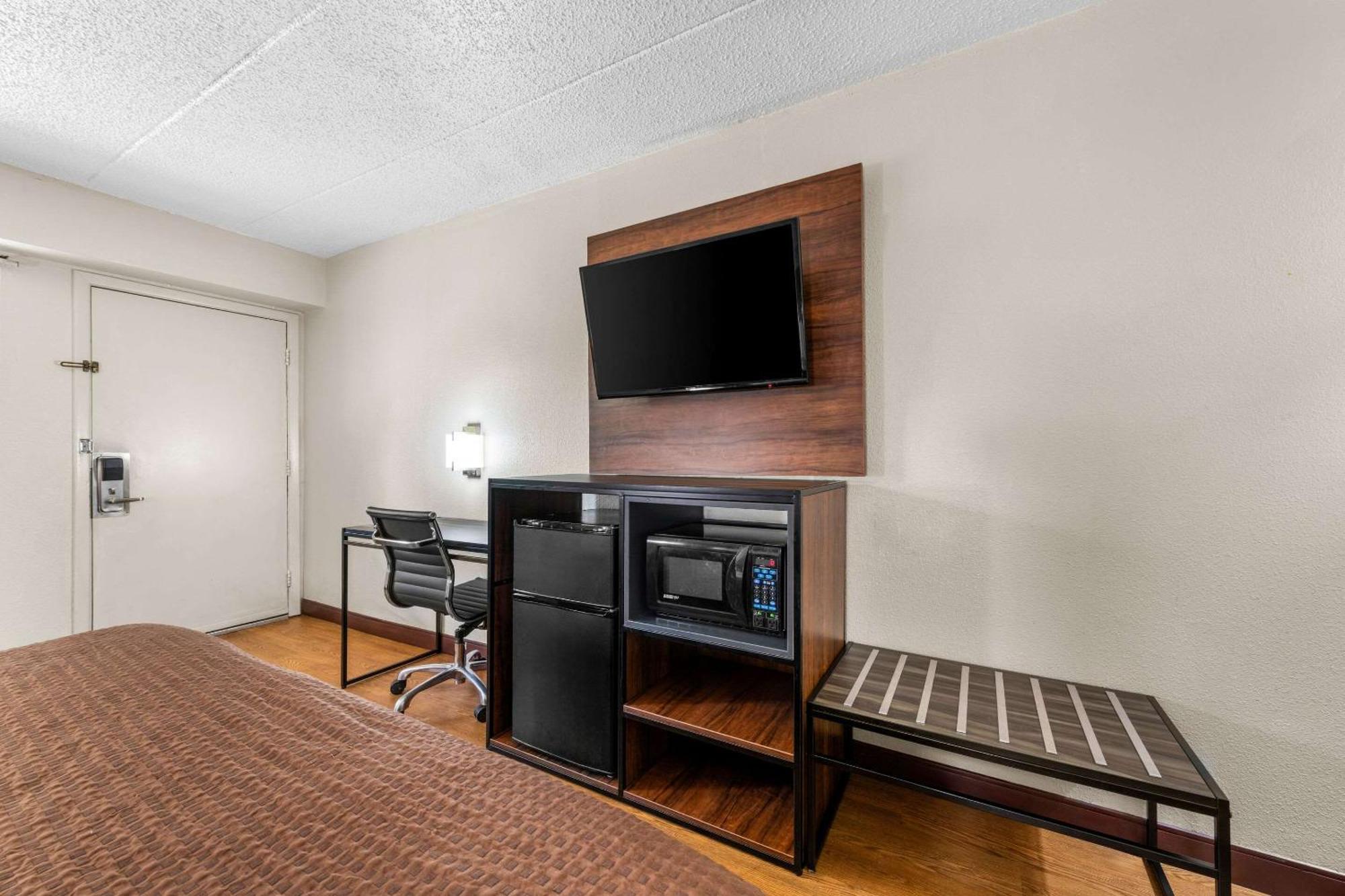 Econo Lodge Charlotte Airport Экстерьер фото