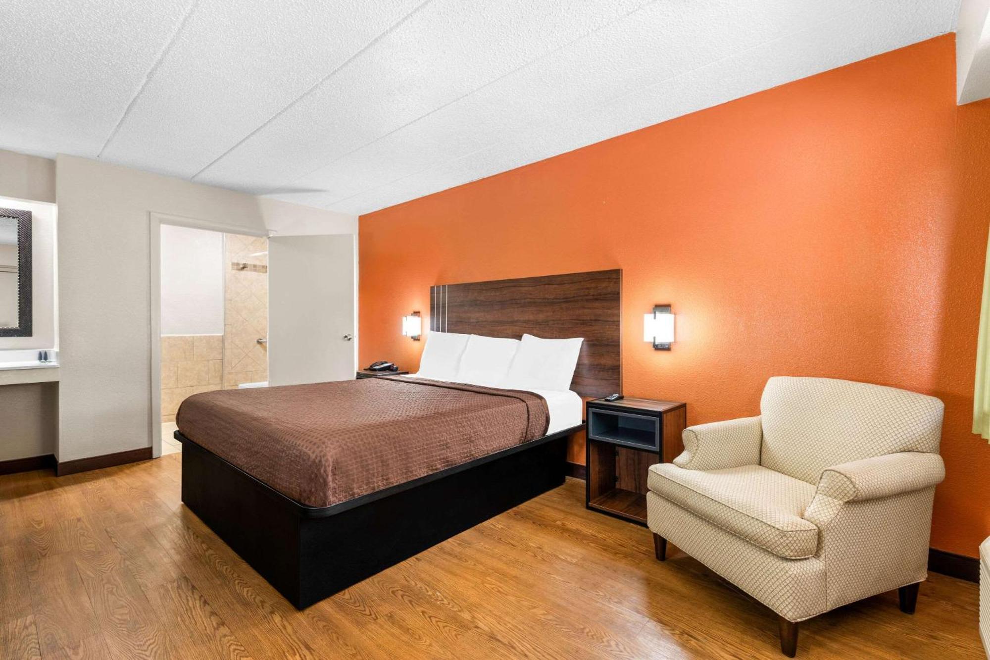 Econo Lodge Charlotte Airport Экстерьер фото