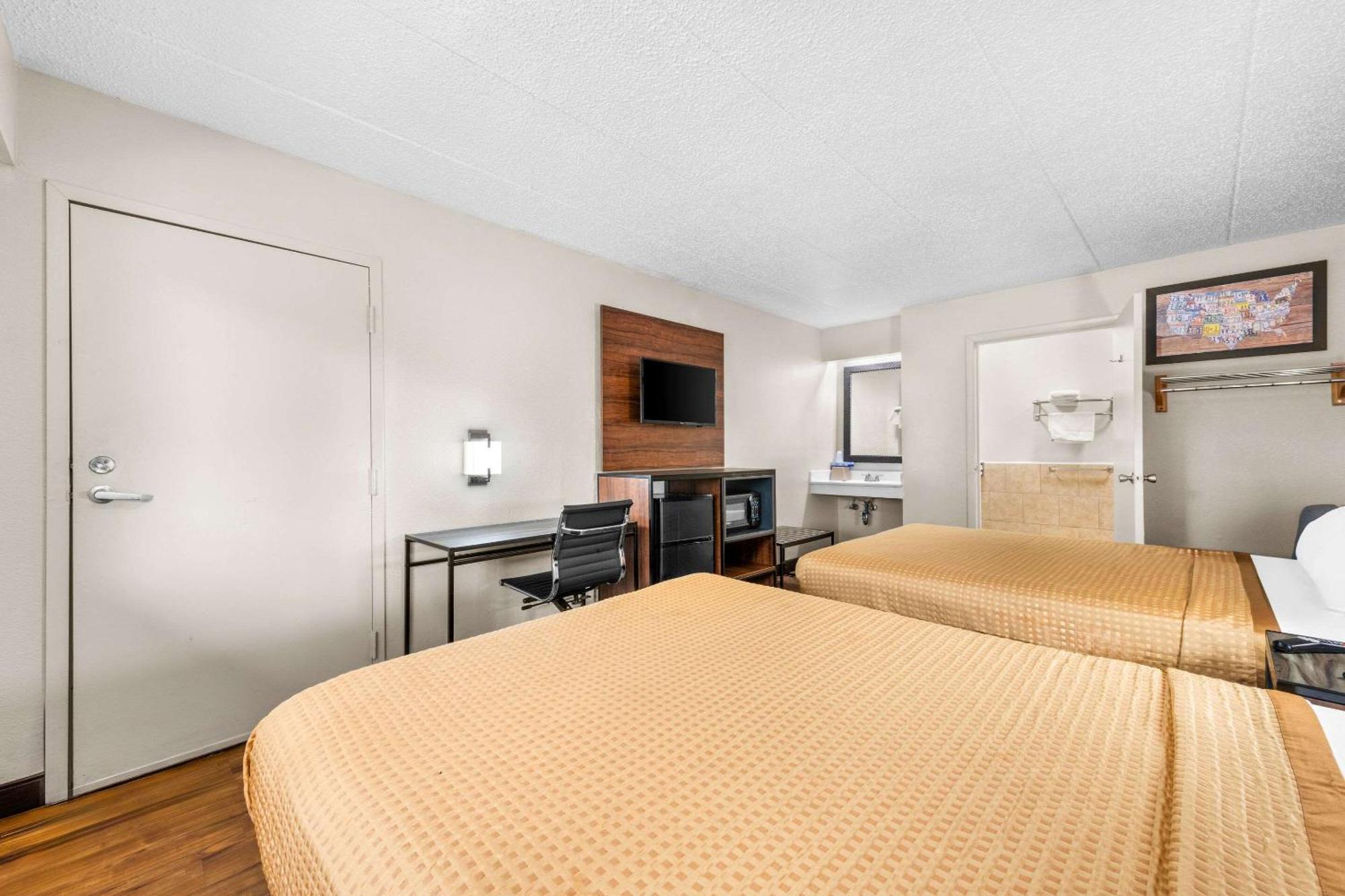 Econo Lodge Charlotte Airport Экстерьер фото