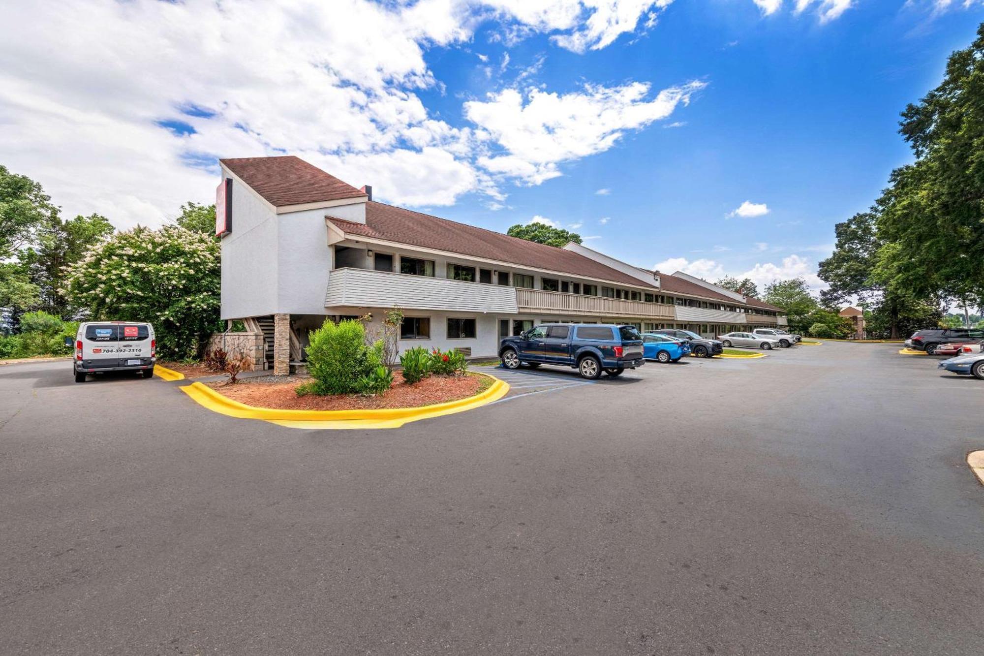 Econo Lodge Charlotte Airport Экстерьер фото