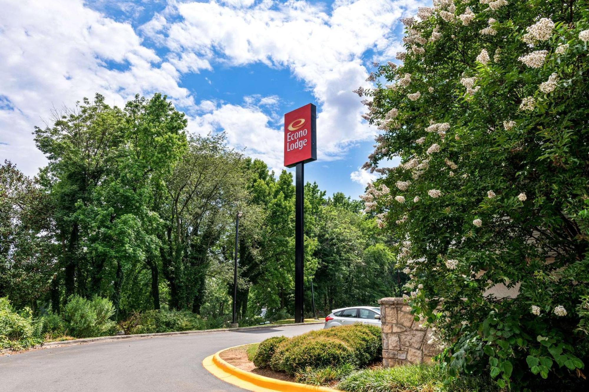 Econo Lodge Charlotte Airport Экстерьер фото
